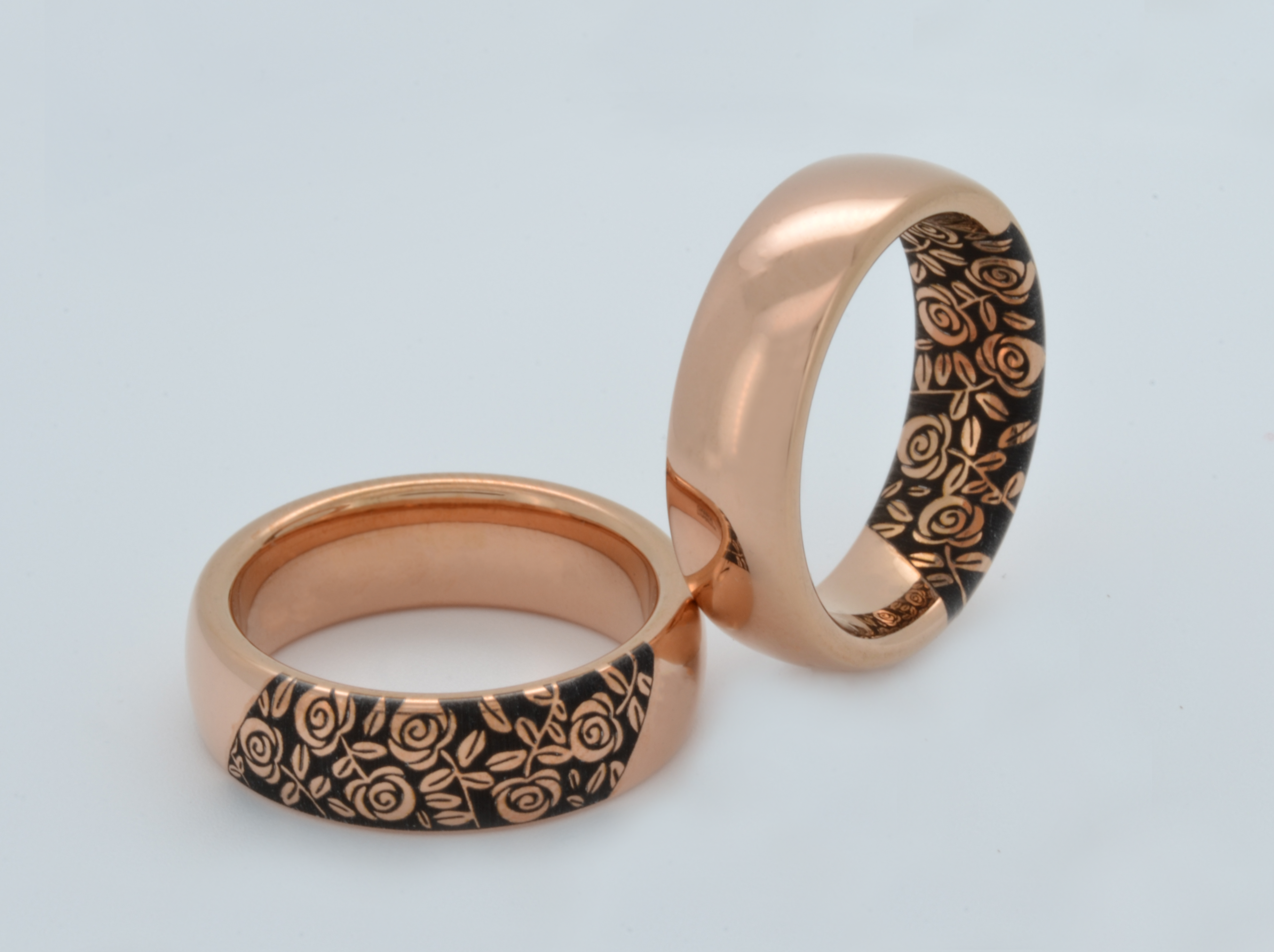 Blooming rose floral pattern on a luxury elegent rose gold plated tungsten ring, wedding anniversary band inside and outside laser engraving