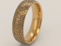 Video preview of the Hexa Maze tungsten ring showing the surface detail as the item moves.