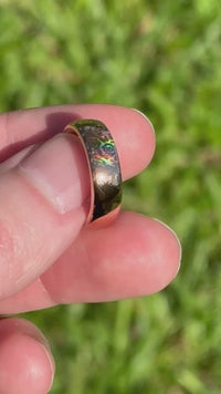 Video preview of the Holographic Roses tungsten ring showing the holographic effect shifting in the light.